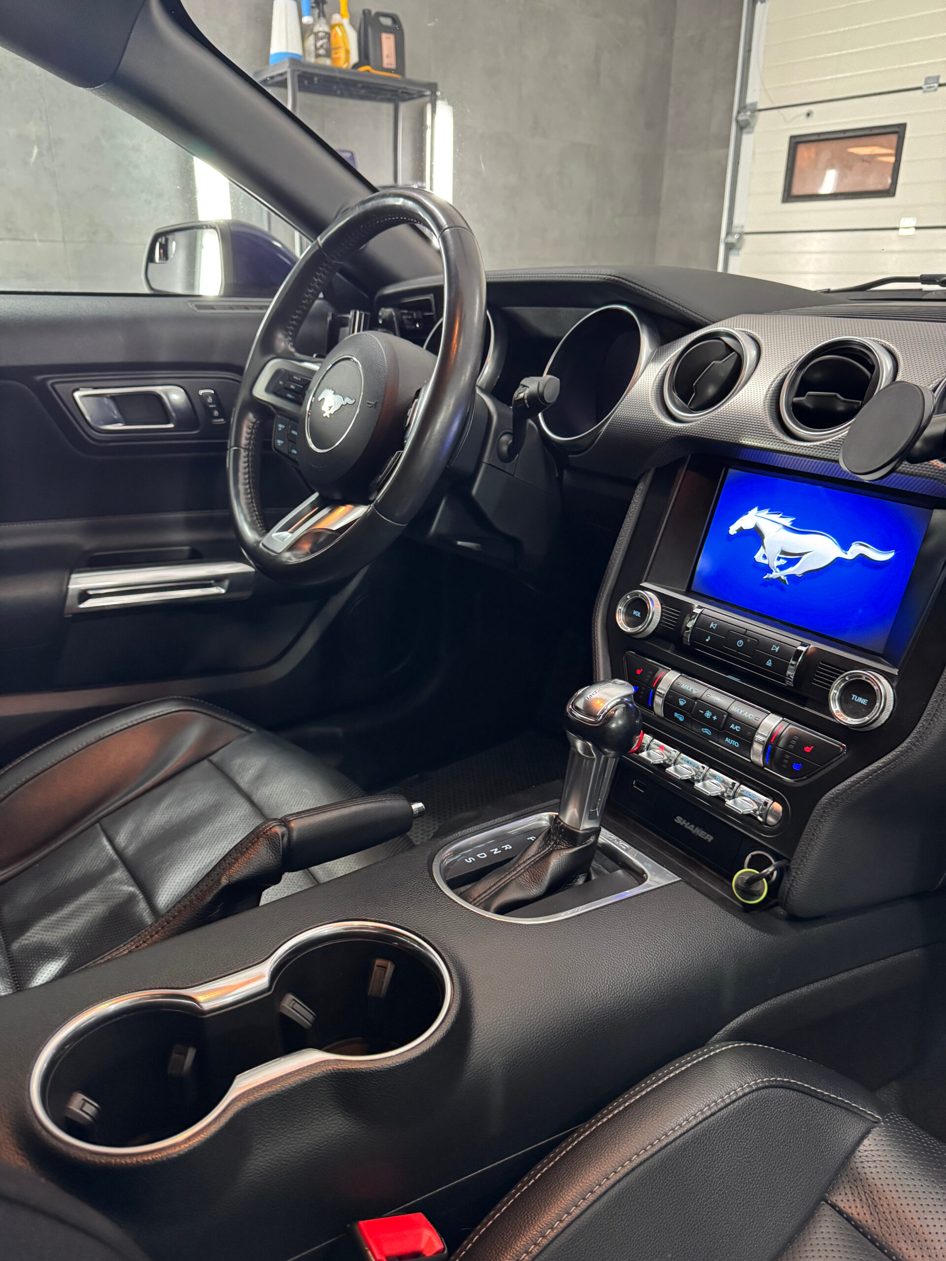mustang-wnętrze-anycar